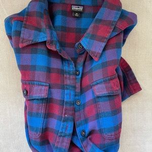 Barely worn Patagonia flannel. Good used shape
